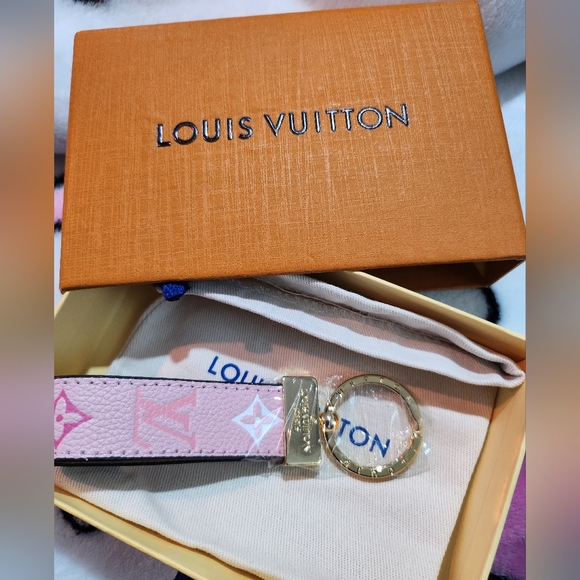 Louis Vuitton Pink and Gold Keychain - Picture 1 of 4